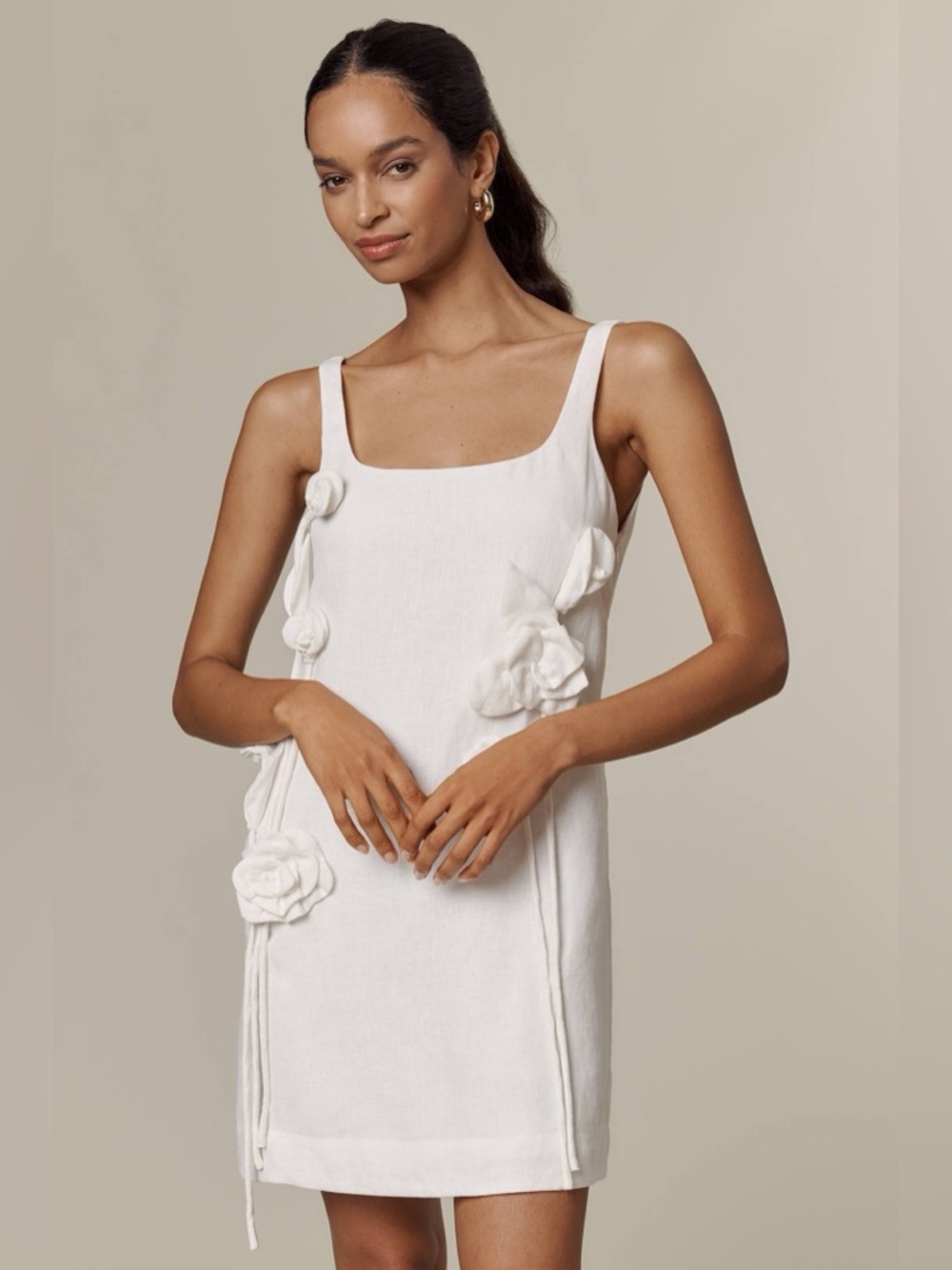 Farm Rio: Off-White Sleeveless Euroflax™ Premium Linen Mini Dress - Picture 7 of 15